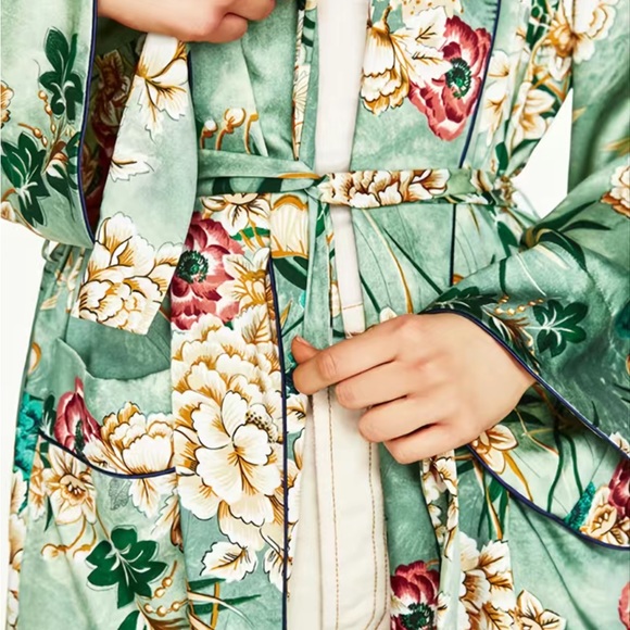 Kimono - Picture 3 of 10